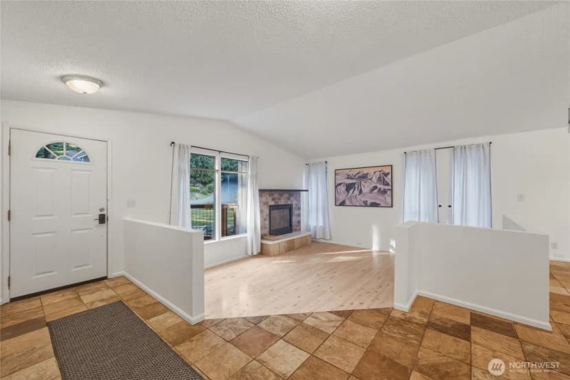 Property photo for 405 Sudden Valley Drive, Bellingham photo 6