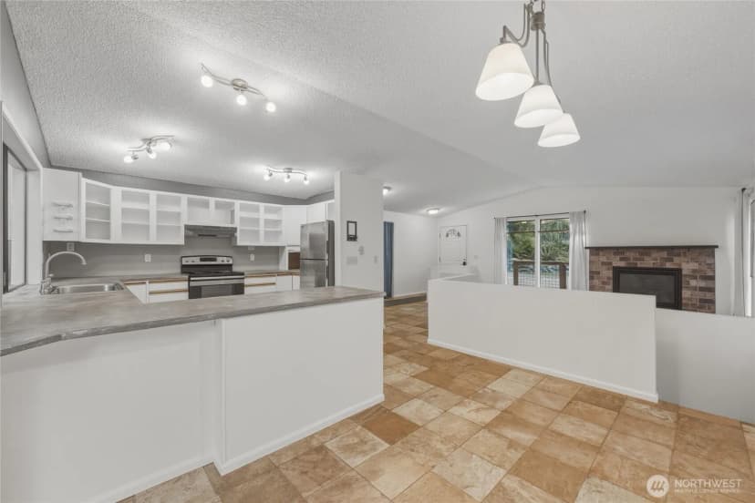 Property photo for 405 Sudden Valley Drive, Bellingham photo 9