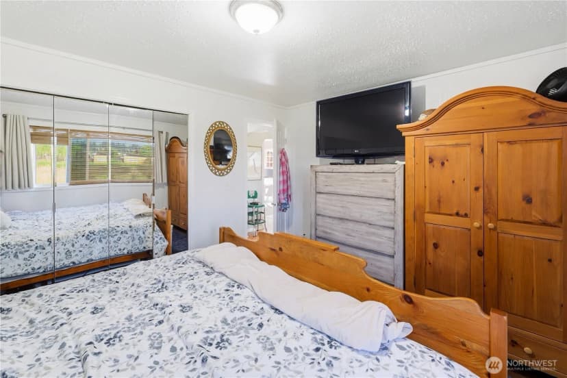 Property photo for 2016 E 63rd Avenue, Fife photo 10