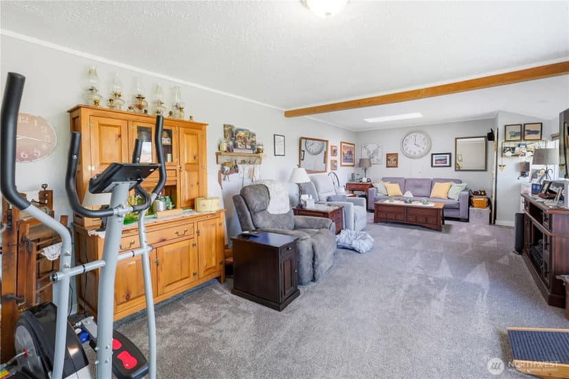 Property photo for 2016 E 63rd Avenue, Fife photo 6