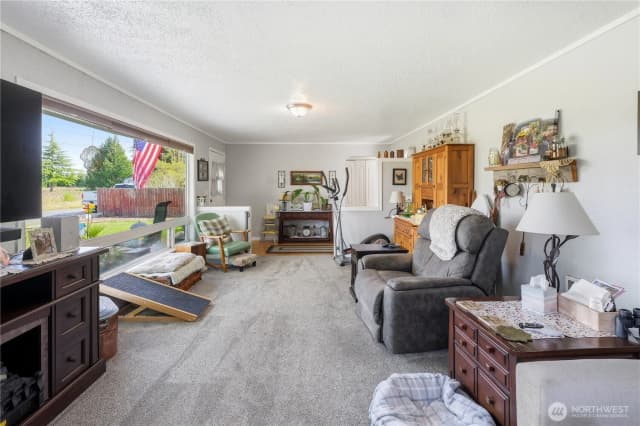 Property photo for 2016 E 63rd Avenue, Fife photo 4