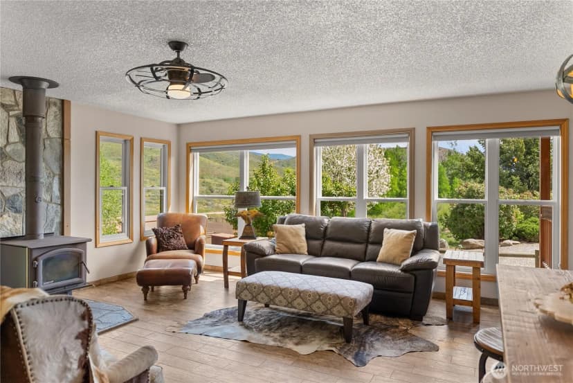Property photo for 373 Rendezvous Road, Winthrop photo 14