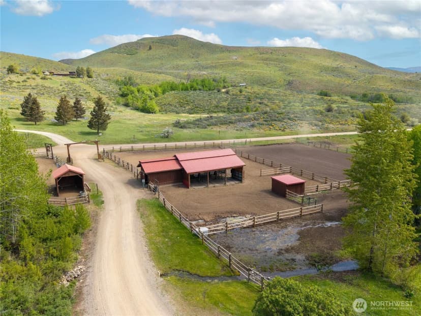 Property photo for 373 Rendezvous Road, Winthrop photo 32