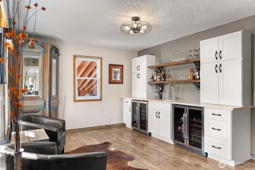 Property photo for 373 Rendezvous Road, Winthrop photo 12