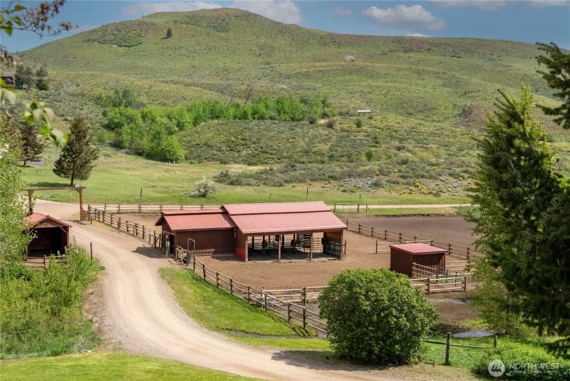 Property photo for 373 Rendezvous Road, Winthrop photo 9