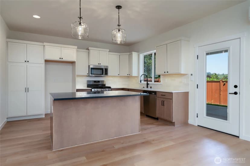 Property photo for 708 Legacy Way, Sedro Woolley photo 7