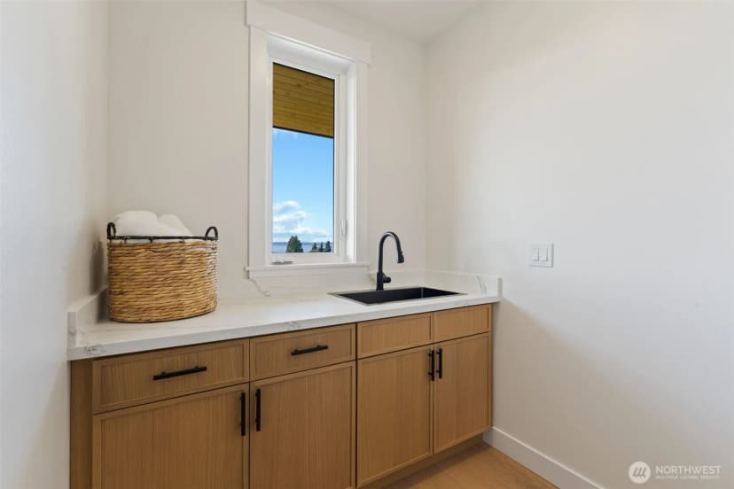 Property photo for 6008 34th Avenue Nw, Seattle photo 17