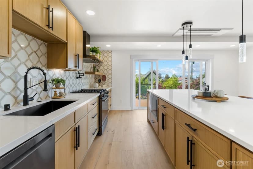Property photo for 6008 34th Avenue Nw, Seattle photo 6