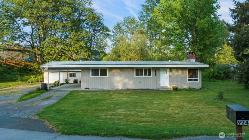 Property photo for 924 1st Street, Sultan