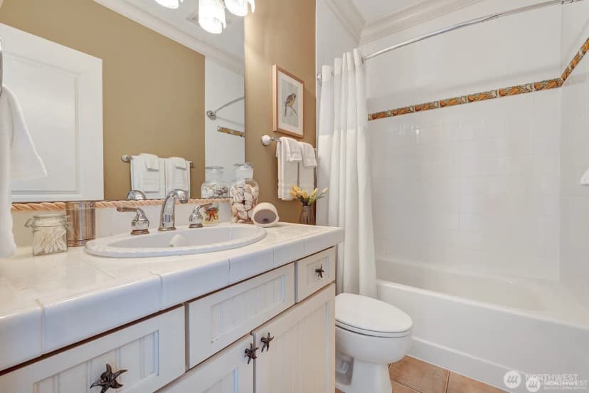 Property photo for 10616 Rainier Ave S, Seattle photo 17