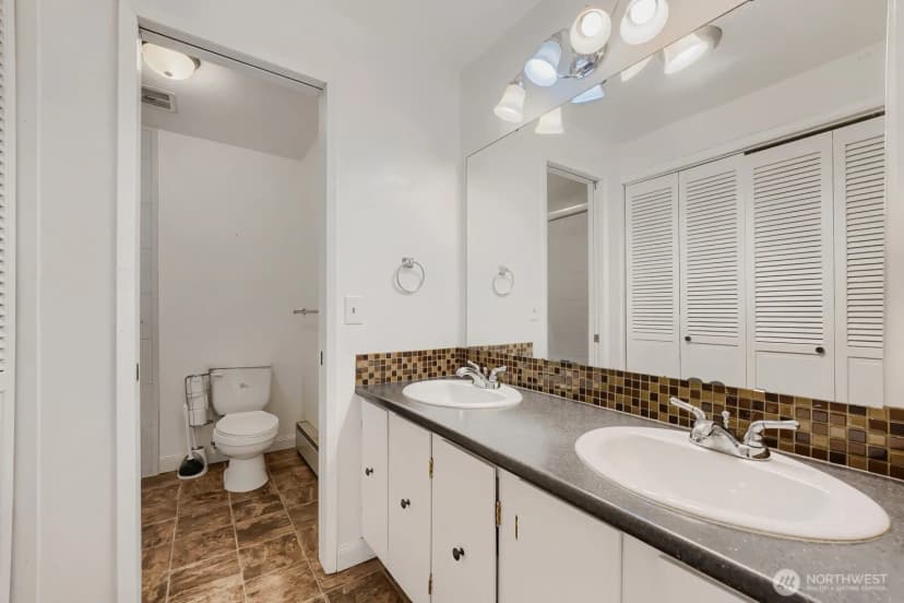 Property photo for 10412 Se 219th Street, Kent photo 17