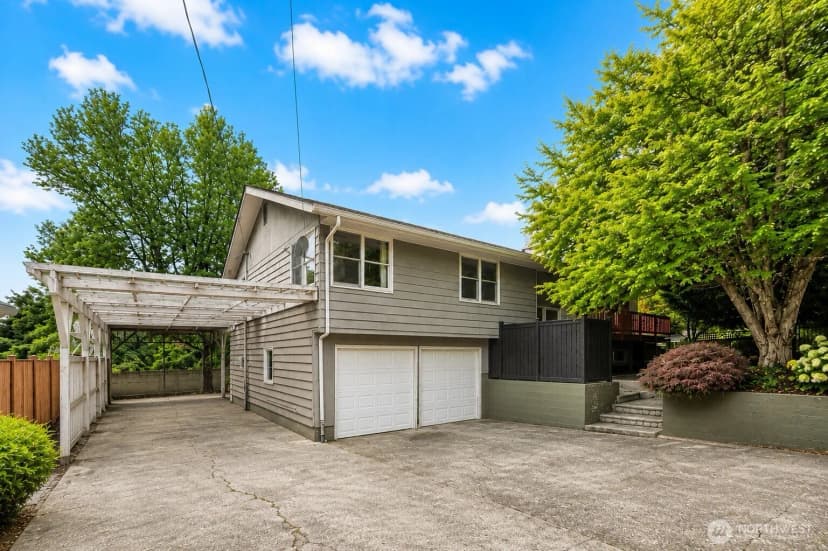 Property photo for 10412 Se 219th Street, Kent