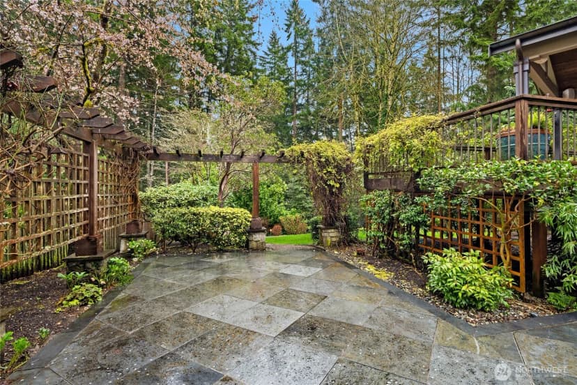 Property photo for 3240 126th Avenue Ne, Bellevue photo 35