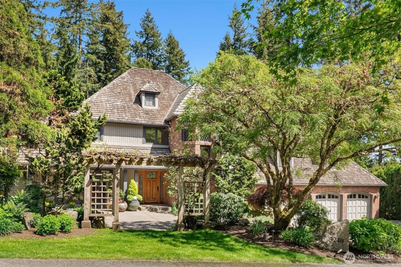 Property photo for 3240 126th Avenue Ne, Bellevue photo 2
