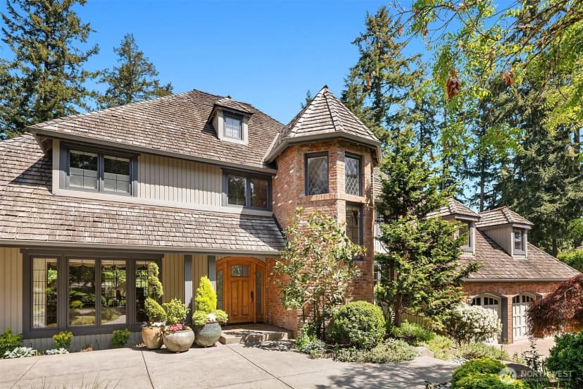 Property photo for 3240 126th Avenue Ne, Bellevue
