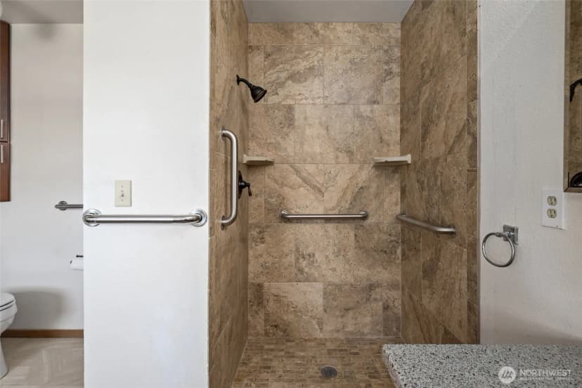 Property photo for 651 Se Bayshore Drive #e102, Oak Harbor photo 16