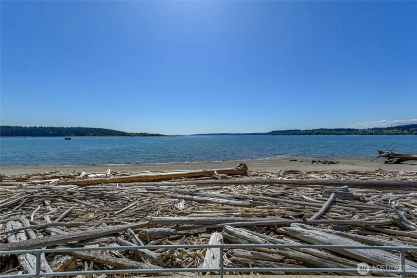Property photo for 651 Se Bayshore Drive #e102, Oak Harbor photo 30