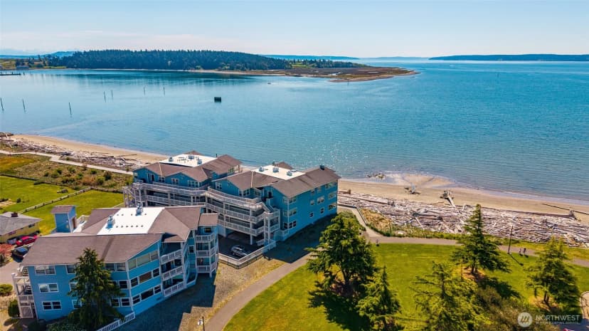Property photo for 651 Se Bayshore Drive #e102, Oak Harbor