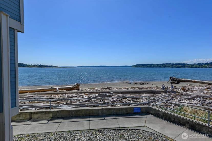 Property photo for 651 Se Bayshore Drive #e102, Oak Harbor photo 32