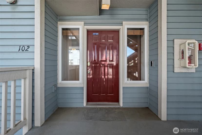 Property photo for 651 Se Bayshore Drive #e102, Oak Harbor photo 4