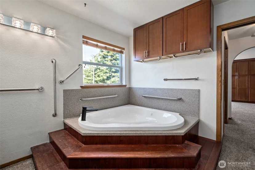 Property photo for 651 Se Bayshore Drive #e102, Oak Harbor photo 17