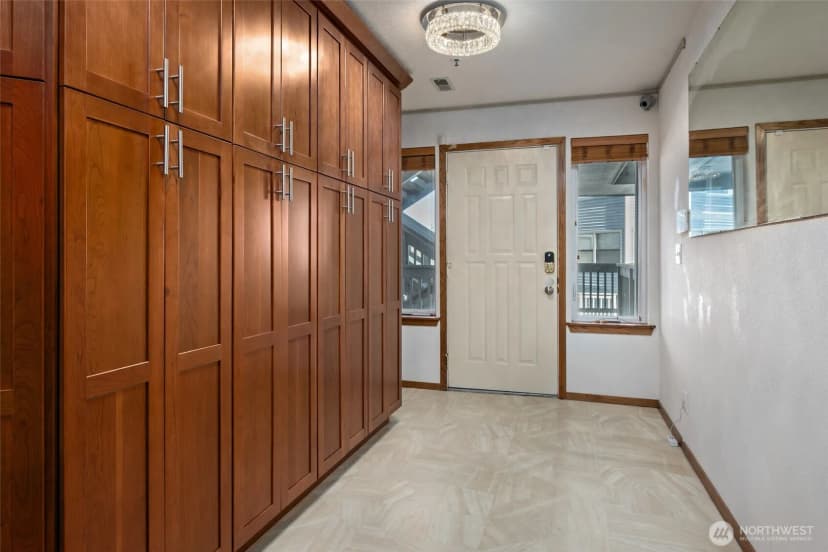 Property photo for 651 Se Bayshore Drive #e102, Oak Harbor photo 6