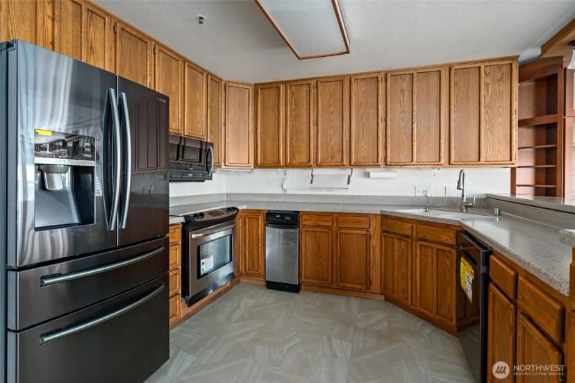 Property photo for 651 Se Bayshore Drive #e102, Oak Harbor photo 19