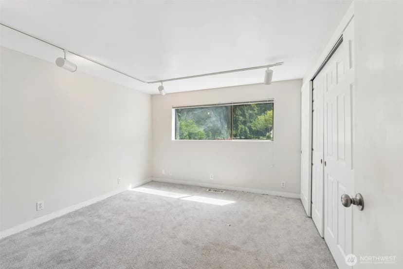 Property photo for 10702 Hill Terrace Sw Terrace Sw, Lakewood photo 23