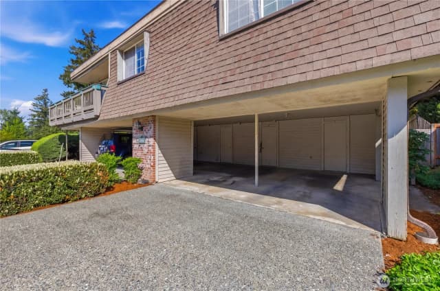 Property photo for 14506 Ne 6th Place, Bellevue photo 3