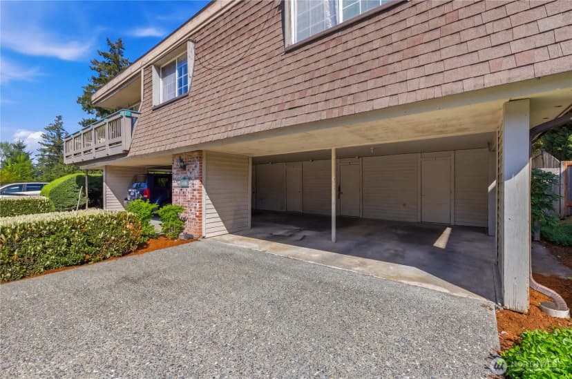 Property photo for 14506 Ne 6th Place, Bellevue photo 3