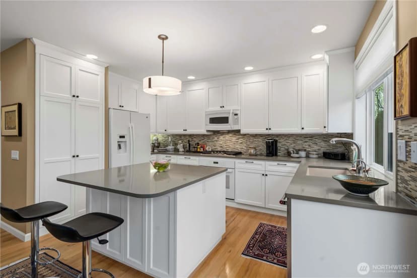 Property photo for 102 8th Lane #102, Kirkland photo 11