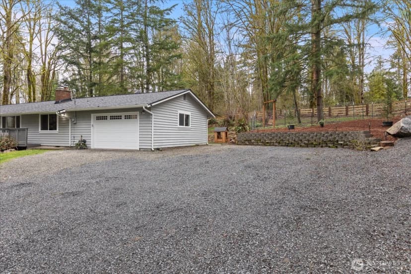 Property photo for 13425 N Echo Lake Road, Snohomish photo 32