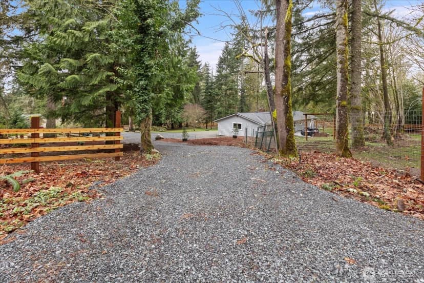 Property photo for 13425 N Echo Lake Road, Snohomish photo 35