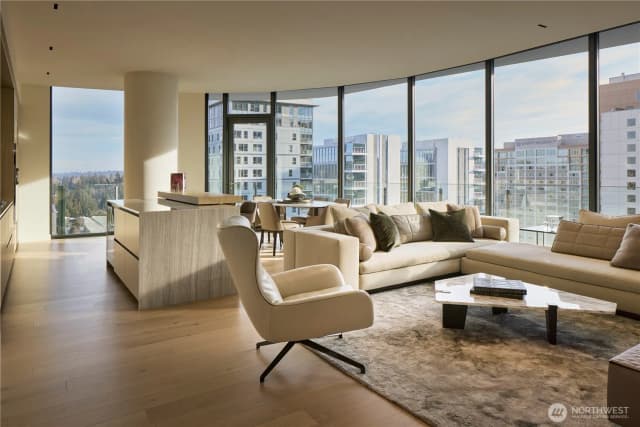 Property photo for 838 Avenue Square Ne #1805, Bellevue photo 2
