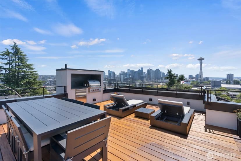 Property photo for 362 Ward Street, Seattle photo 5