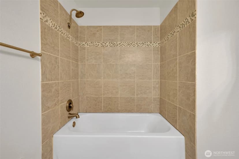 Property photo for 20620 76th Ave W #c, Edmonds photo 11