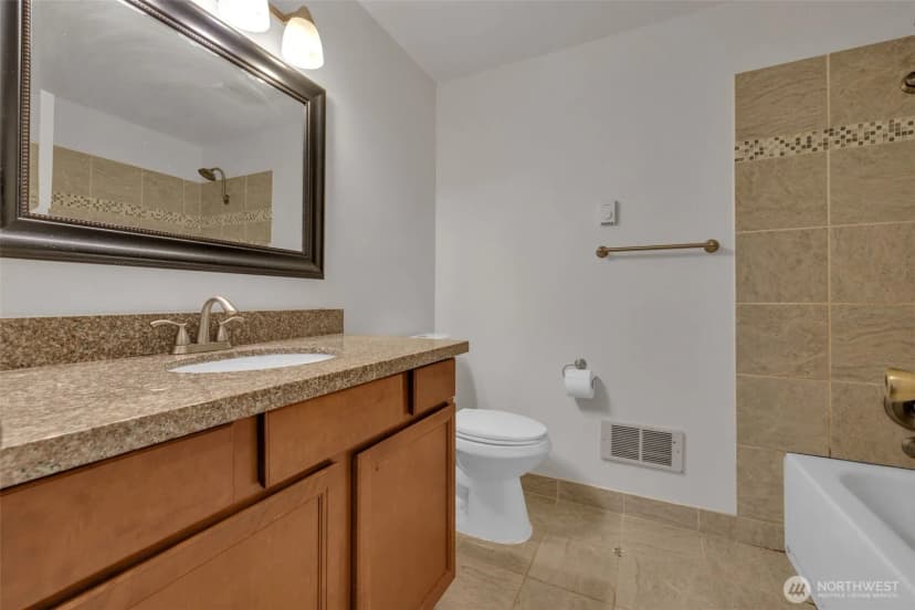 Property photo for 20620 76th Ave W #c, Edmonds photo 10