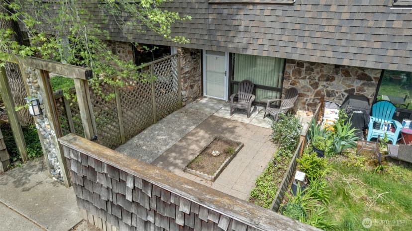 Property photo for 20620 76th Ave W #c, Edmonds photo 2