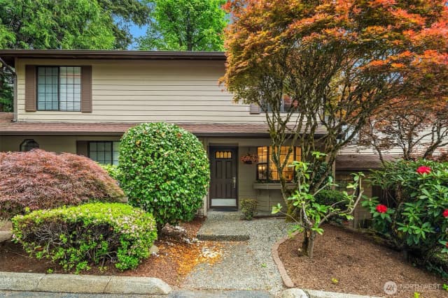 Property photo for 13706 Ne 85th Street, Redmond photo 2