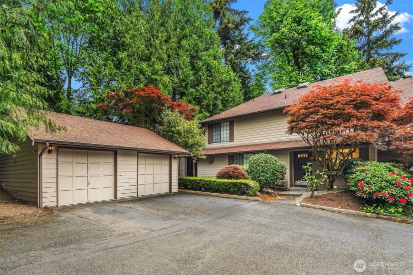 Property photo for 13706 Ne 85th Street, Redmond