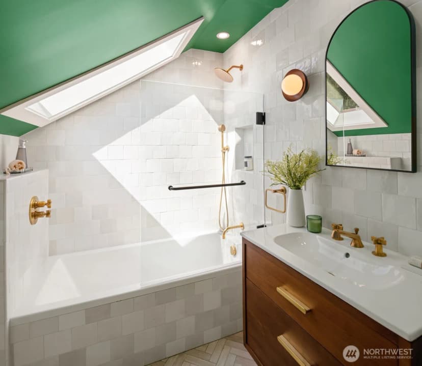 Property photo for 1507 Madrona Drive, Seattle photo 17