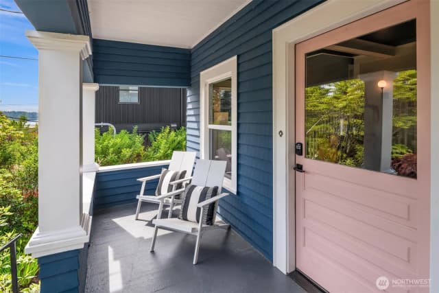 Property photo for 1507 Madrona Drive, Seattle photo 2