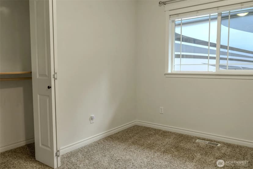 Property photo for 121 E Stavis Road, Shelton photo 9