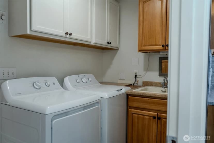 Property photo for 121 E Stavis Road, Shelton photo 14