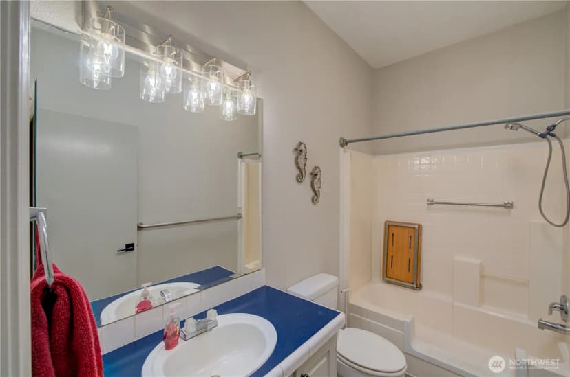 Property photo for 10419 Sandridge Road Se, Long Beach photo 24