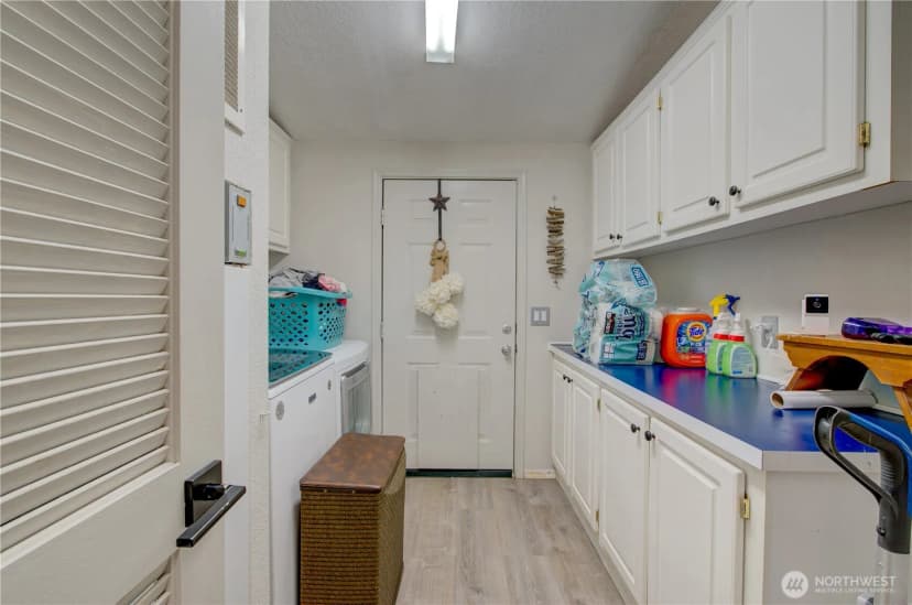 Property photo for 10419 Sandridge Road Se, Long Beach photo 25