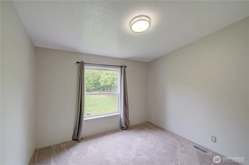 Property photo for 10419 Sandridge Road Se, Long Beach photo 23