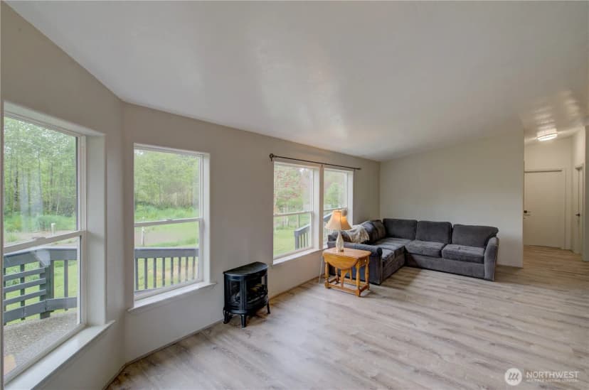Property photo for 10419 Sandridge Road Se, Long Beach photo 6
