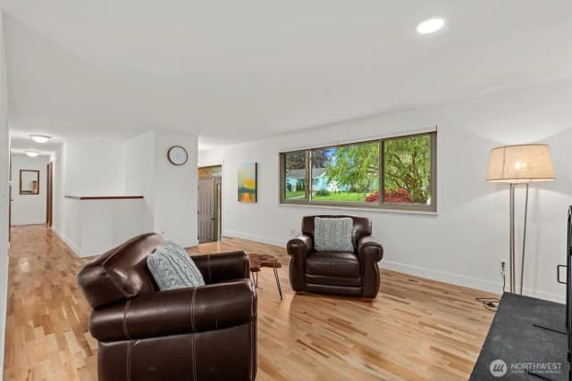 Property photo for 510 Frederick Street Ne, Olympia photo 3