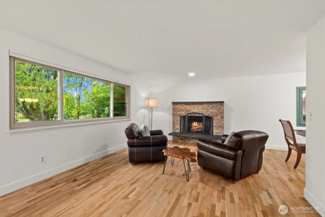Property photo for 510 Frederick Street Ne, Olympia photo 2